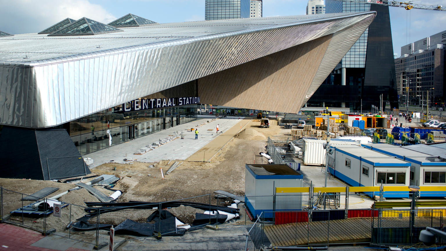 Kruispleingarage Rotterdam_Verkeersdak met vegetatie in aanleg_WEB